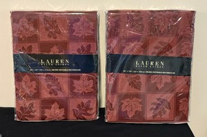 lot 98 image: New Tablecloths and Napkins