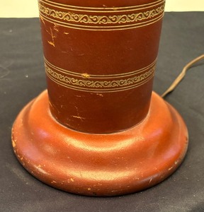 lot 99 image: Vintage Table Lamp
