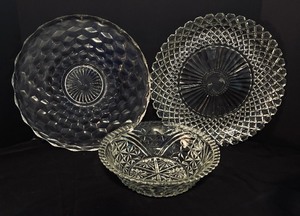 lot 216 image: Vintage Crystal and Clear Glass Grouping
