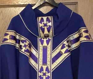 lot 220 image: Catholic Priest Chasuble Vestment Robe