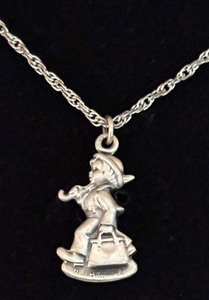 lot 265 image: Sterling Silver Hummel Necklace