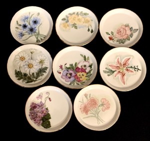 lot 60 image: Wonderful Lot of Vintage China Pieces