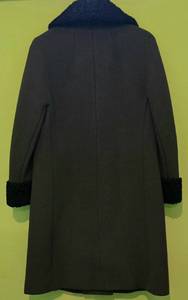 lot 266 image: Stunning Vintage Daytons Womens Coat