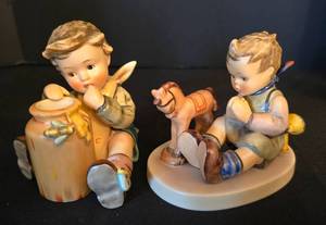lot 272 image: Collectible Hummel Figures