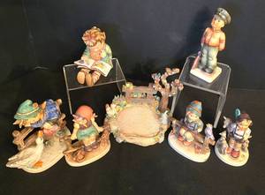 lot 278 image: Sweet Hummel Figure Collection