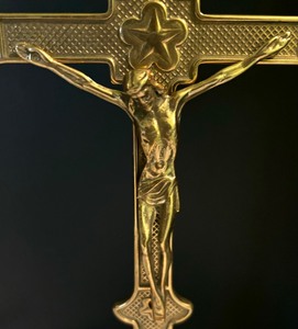 lot 317 image: Vintage Brass Alter Cross