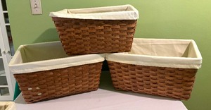 lot 322 image: Five Decorative Lined Woven Baskets