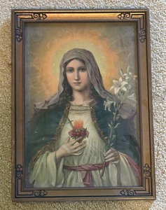lot 323 image: Framed Vintage Portrait Prints of Jesus and Sacred Heart of the Virgin Mary