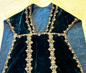 lot 331 image: Catholic Priest Chasuble Vestment