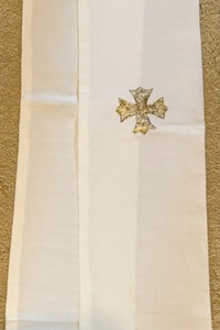 lot 333 image: Variety of Catholic Priest Chasuble Vestment Stoles