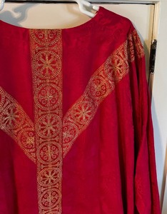 lot 368 image: Catholic Priest Chasuble Vestment Robe by ArteGross