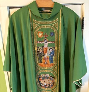lot 369 image: Catholic Priest Chasuble Vestment Robe by Gruppo Liturgico