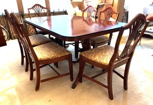 lot 15 image: Vintage Dining Room Table with Six Chairs and Three Leaves