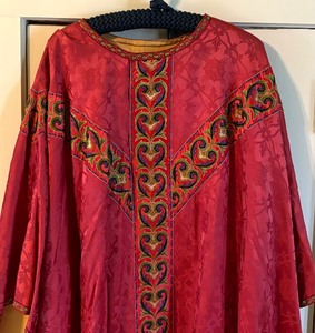 lot 372 image: Catholic Priest Chasuble Vestment Robe