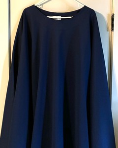 lot 380 image: Catholic Priest Chasuble Vestment Shawl by The Holy Rood Guild