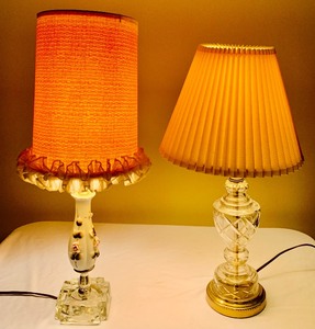 lot 340 image: Two Pretty Vintage Lamps