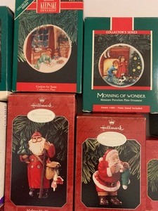 lot 345 image: Vintage Collection of Hallmark Ornaments