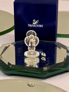 lot 347 image: Swarovski Table Top Display Mirrors