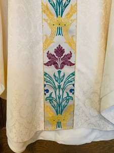lot 350 image: Gothic Style Cream Chasuble