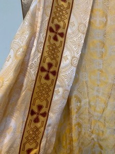 lot 350A image: Chasuble Cream with Maroon Accents