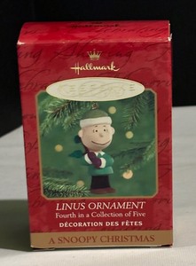 lot 395 image: 9 Hallmark Keepsake Ornaments