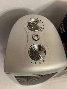 lot 416 image: Lasko Ceramic Heater Model 5367