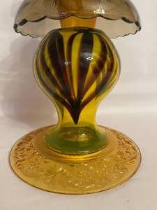 lot 418 image: Unique Folk Art Like Glass Table Lamp With Solar Light