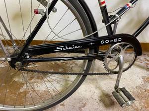lot 425 image: Vintage Womans Schwinn Co-Ed Three Speed Bike