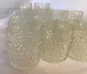 lot 471 image: (21) Vintage Glass Tumblers