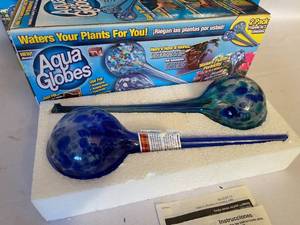 lot 478 image: (4) New 2 Pack Aqua Globe Plant Watering Glassware