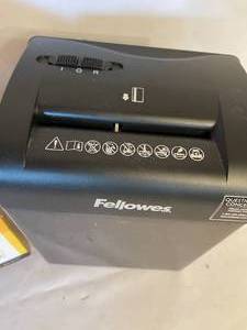 lot 490 image: Fellowes Power Shred Light Duty Shredder Model CRC34035