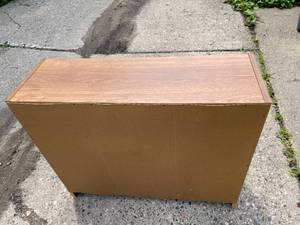 lot 499 image: Wooden Bookcase with Adjustable Shelf
