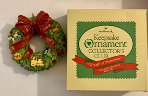lot 352 image: Variety of Vintage Boxed Hallmark Collectors Ornaments