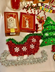 lot 359 image: Merry Christmas Vintage Decor, Hallmark Ornaments and More