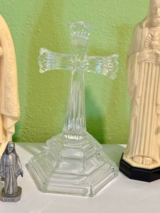 lot 501 image: Decorative Glass Cross and Joseph and Mary Figurines