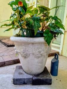 lot 37 image: Vintage Concrete Planter #1