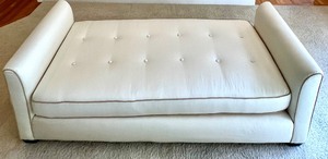 lot 17 image: Chaise Lounge Bench Chair with 7 Accent Pillows