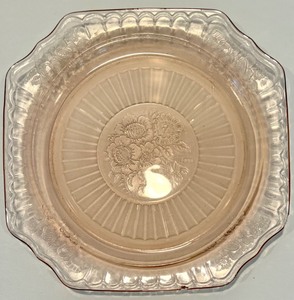 lot 25 image: Vintage 3 Piece PINK DEPRESSION GLASS Serving Dishes