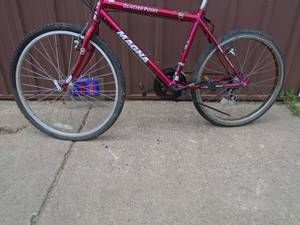 Magna Glacier point mountain bike. Used condition. As shown.