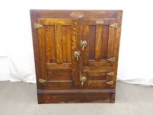 lot 1 image: Antique Seeger Wood Chest Freezer wBrass Hardware