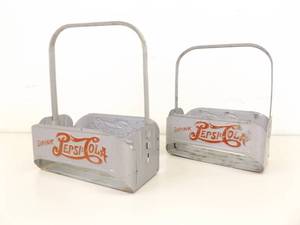 lot 9 image: 2 Vintage 1950s Pepsi Double Dot Metal Bottle Carriers