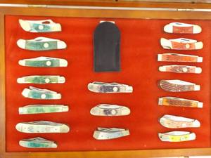 lot 25 image: Display Case FULL of 19 NEW Frost Cutlery etc. Bone Handled etc. Pocket Knives