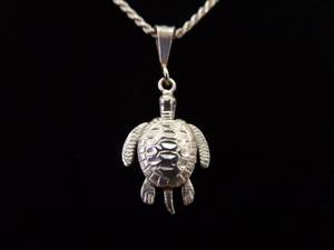 lot 55 image: .925 Sterling Silver Articulated Turtle Pendant Necklace