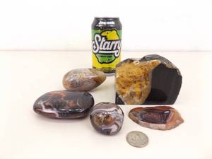 lot 77 image: Lot of Polished Agates