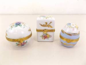lot 84 image: Lot of 3 VERY COLLECTIBLE Artoria Limoges Porcelain Trinket Boxes