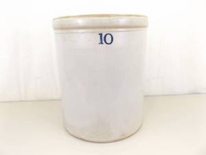 lot 91 image: Antique 10 Gallon Crock