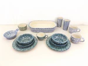 lot 92 image: 14 Piece Roseville Pottery Spongeware Set