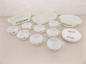 lot 96 image: Lot of Misc FireKing Mixing Bowls, Casserole Pans, Lunch Set etc.