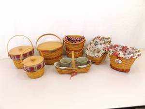 lot 97 image: Lot of 7 Longaberger Lidded etc. Lined etc. Baskets
