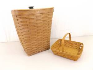 lot 98 image: 2 Large Lidded and Mid Sized &nbspLongaberger Baskets